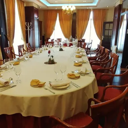 מלון Conde Ansurez