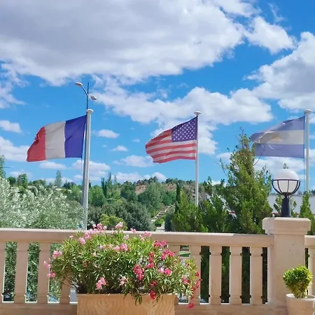 מלון Conde Ansurez