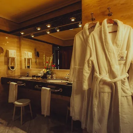 Conde Ansurez מלון