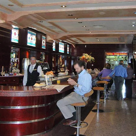 Conde Ansurez מלון 4*